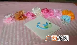 贺卡立体花怎么用纸折 跟着下面的步骤学习