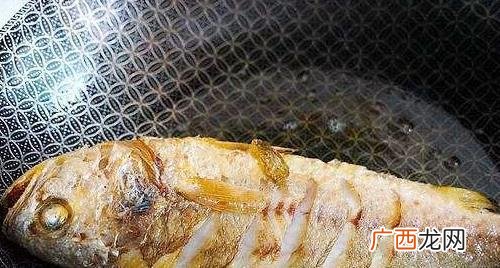 煎鱼不粘锅的技巧怎样煎鱼好吃呢 怎样煎鱼不粘锅不破皮的技巧