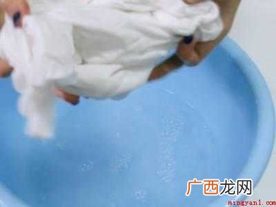 长霉点的衣服怎么洗的具体操作步骤 长霉点的衣服怎么洗