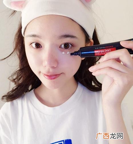 眼霜正确的使用方法 眼霜怎么用如何正确使用眼霜