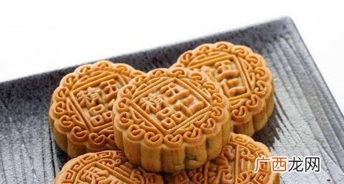 中秋节中午吃月饼还是晚上吃月饼 中秋节送月饼可以晚上送吗