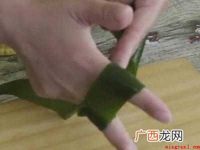 海带结怎么打的具体操作步骤 海带结怎么打