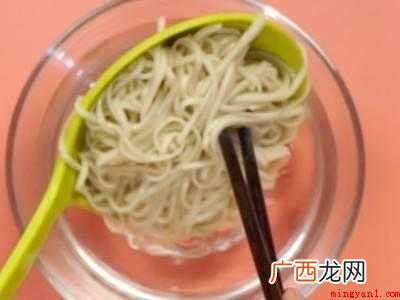 怎样做凉拌面好吃又简单的具体操作步骤 怎样做凉拌面好吃又简单