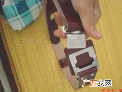 军训的腰带怎么系的具体操作步骤 军训的腰带怎么系