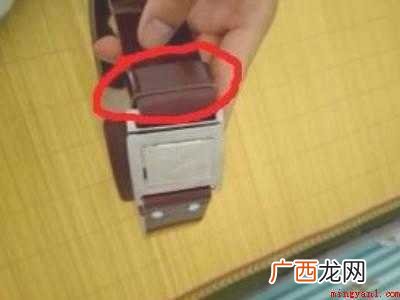 军训的腰带怎么系的具体操作步骤 军训的腰带怎么系
