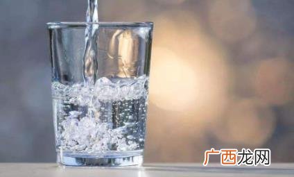 早餐喝淡盐水的好处 早餐前喝淡盐水好吗