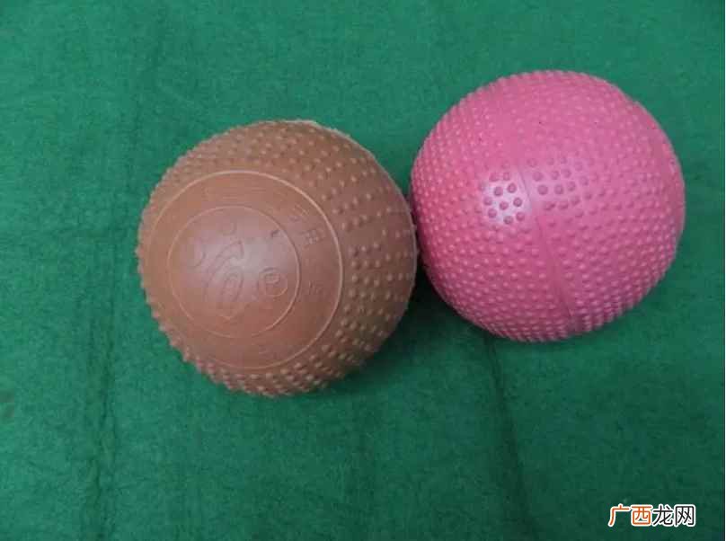 影响实心球成绩有三个因素 初中生实心球有多重