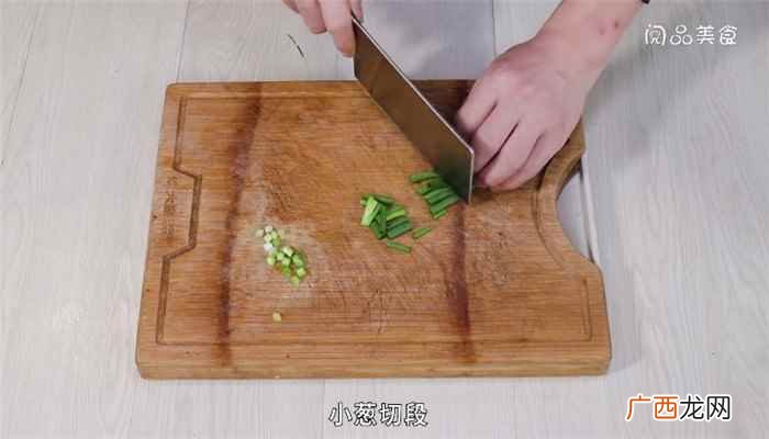 梭子蟹怎么做好吃 蟹炒年糕的做法