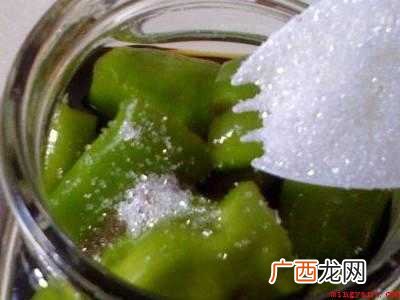 辣椒怎样处理一下不辣的具体操作步骤 辣椒怎样处理一下不辣