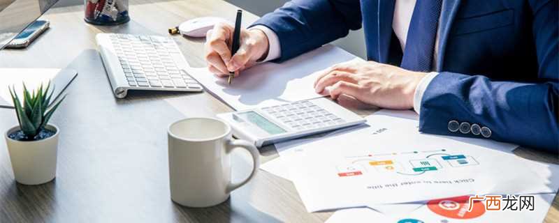 西装外套的清洗方式有干洗、机洗 西装外套怎么清洗