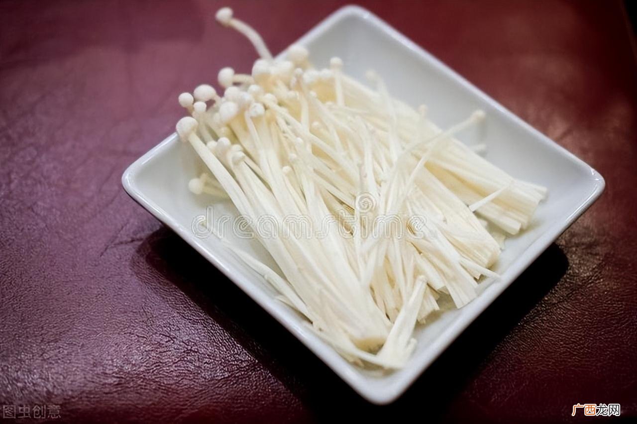 辨别金针菇含甲醛方法 金针菇怎么洗才能把甲醛干净
