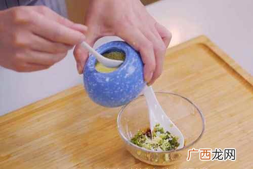 姜汁松花皮蛋的做法窍门 姜汁松花皮蛋的做法