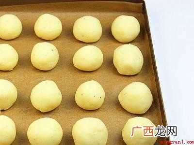 做丸子的制作方法的具体操作步骤 做丸子的制作方法