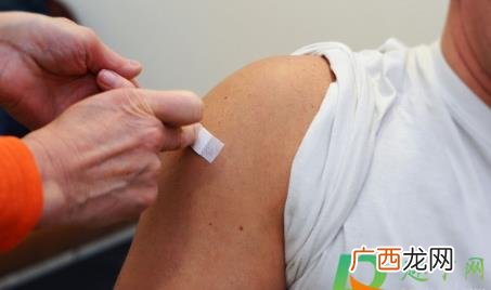 大三阳共用碗筷会传染吗 大三阳共用碗筷可以吗