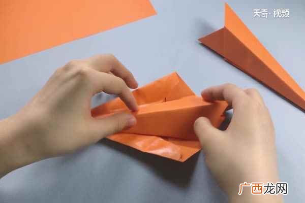 A4彩纸怎么折叠 手里剑的折法