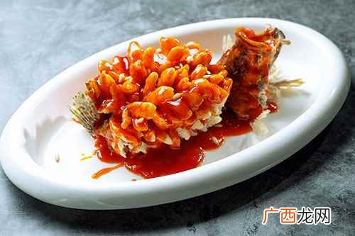 苏州特色菜主要有红烧狮子头、叫花鸡、松鼠鳜鱼、樱喜桃肉、响油 苏菜有什么特色菜