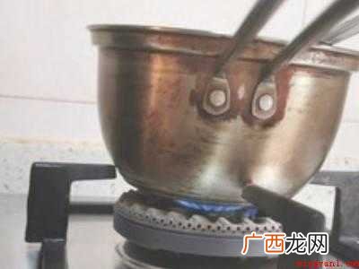 冰粉红糖水怎么做浓稠的具体操作步骤 冰粉红糖水怎么做浓稠