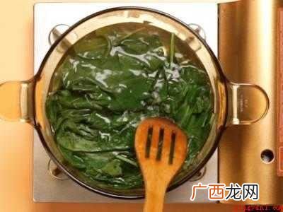 果仁菠菜怎么做的具体操作步骤 果仁菠菜怎么做