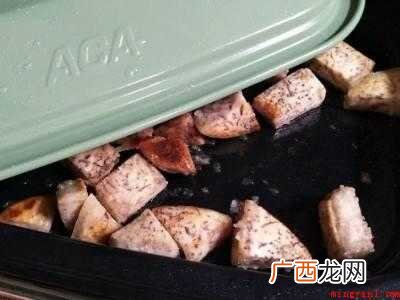 香芋怎么做好吃不放肉的具体操作步骤 香芋怎么做好吃不放肉