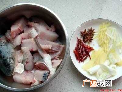 鱼怎么炖好吃的具体操作步骤 鱼怎么炖好吃