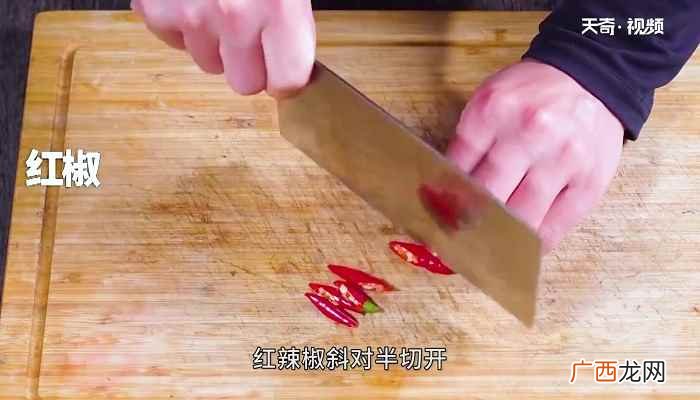 鲫鱼怎么做好吃 小鱼焖豆腐怎么做