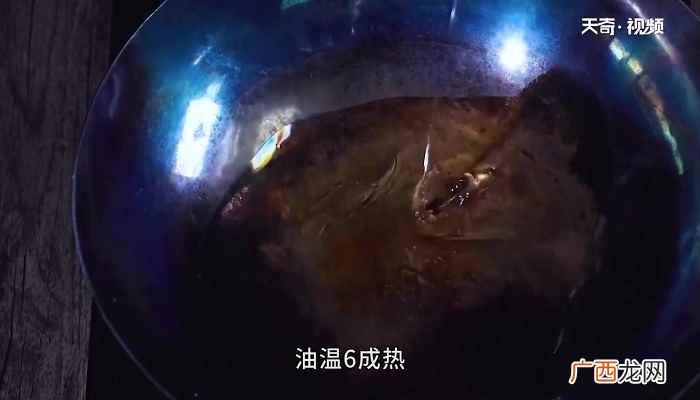 鲫鱼怎么做好吃 小鱼焖豆腐怎么做
