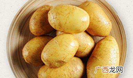 土豆放几天变绿是怎么回事 土豆会变绿的原因分析