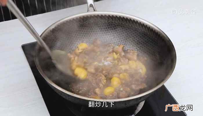 鸡肉怎么做最好吃 栗子焖鸡的做法