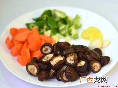 怎样炖鸡的具体操作步骤 怎样炖鸡