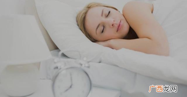 人类最佳睡眠时间要保持多久 人睡眠几个小时最好