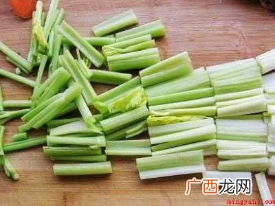 药芹怎么炒才好吃呢的具体操作步骤 药芹怎么炒才好吃呢
