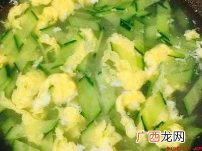 本地黄瓜怎样做好吃共有4步,可做黄瓜木耳炒鸡蛋、衣黄瓜、黄瓜