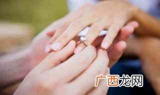 无名指通向人的心脏10、我国的习惯 结婚戒指的戴法