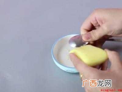 皮鞋上的白斑怎么去除的具体操作步骤 皮鞋上的白斑怎么去除