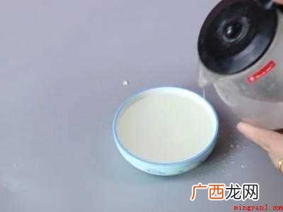 皮鞋上的白斑怎么去除的具体操作步骤 皮鞋上的白斑怎么去除
