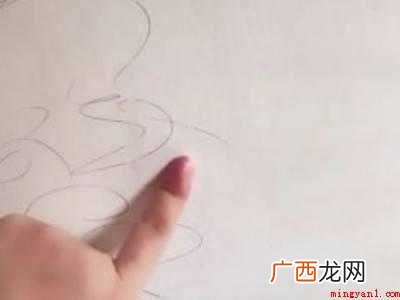 白墙上的黑色中性笔怎么去除的具体操作步骤 白墙上的黑色中性笔怎么去除