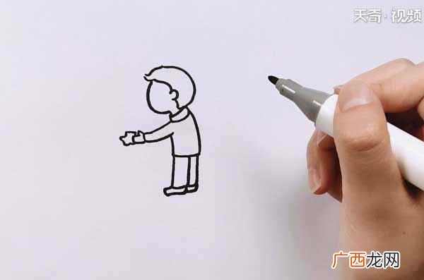 垃圾桶做小男孩扔垃圾的动作 环保简笔画