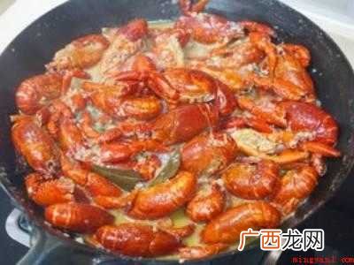 小龙虾怎么做不粘壳的具体操作步骤 小龙虾怎么做不粘壳