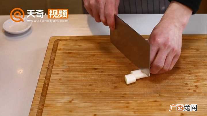 白糖翻炒的做法 炒香辣虾的家常做法