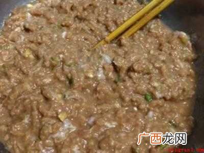 牛肉粉条馅包子如何调馅