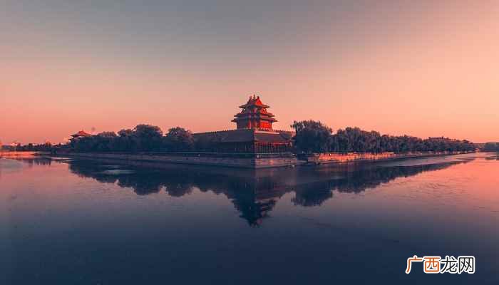出塞这首诗的意思是什么呢 出塞这首诗的意思是什么