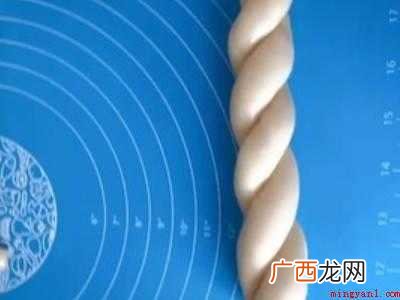 酸奶大麻花怎么做的具体操作步骤 酸奶大麻花怎么做