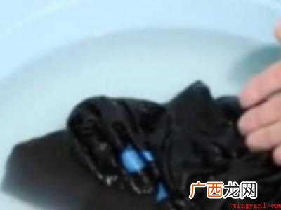 衣服上有黄泥浆怎么洗的具体操作步骤 衣服上有黄泥浆怎么洗
