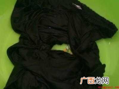衣服上有黄泥浆怎么洗的具体操作步骤 衣服上有黄泥浆怎么洗