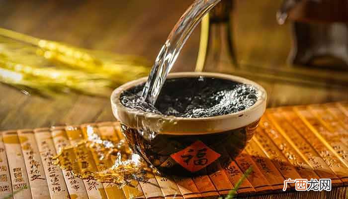 浓香型和酱香型的区别是什么 浓香型和酱香型的区别