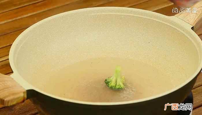 西蓝花怎么做好吃 糍粑鱼的做法