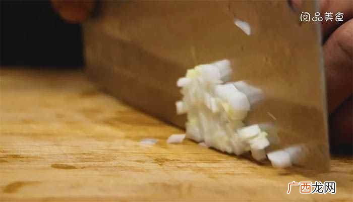 牛腩块怎么做好吃 土豆炖牛腩的做法