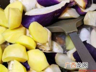 怎样炖茄子好吃又简单的具体操作步骤 怎样炖茄子好吃又简单