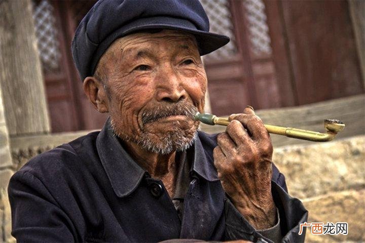 面相连眉毛的男人详解 眉毛连在一起的男人是什么说法