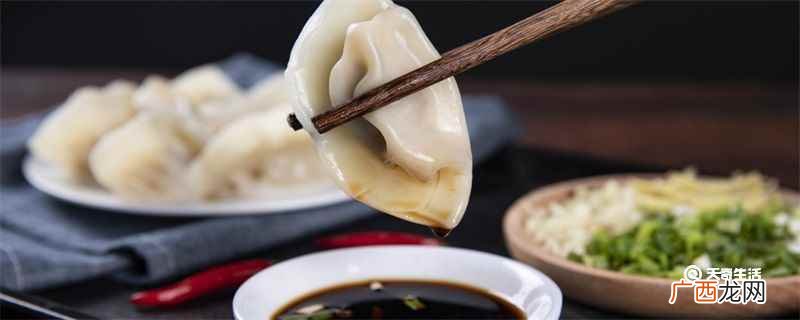 春节的美食有饺子、糍粑、油角、汤圆、年糕、八宝饭、鱼、春饼等 春节美食有哪些